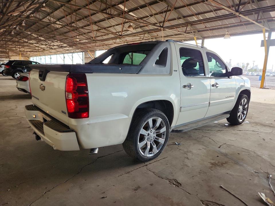 Photo 3 from auction – 2010 CHEVROLET AVALANCHE with VIN 3GNNCGE03AG279463
