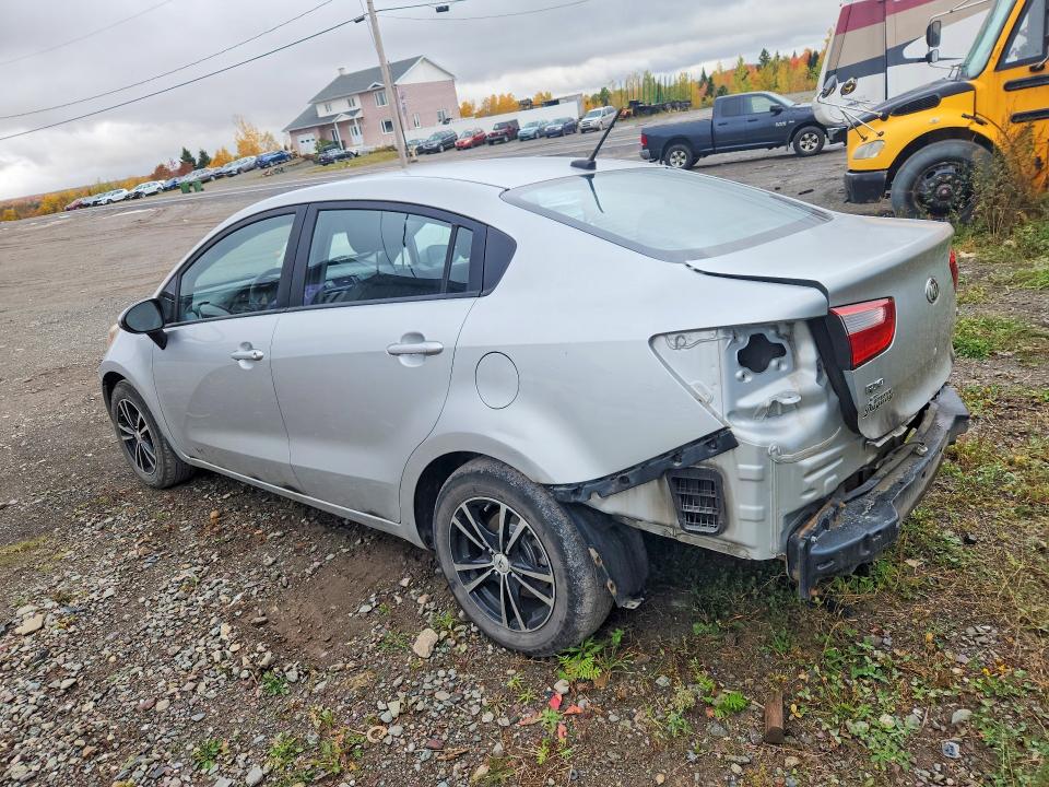 Foto 2 de la subasta – 2015 KIA RIO con VIN KNADM4A35F6424749
