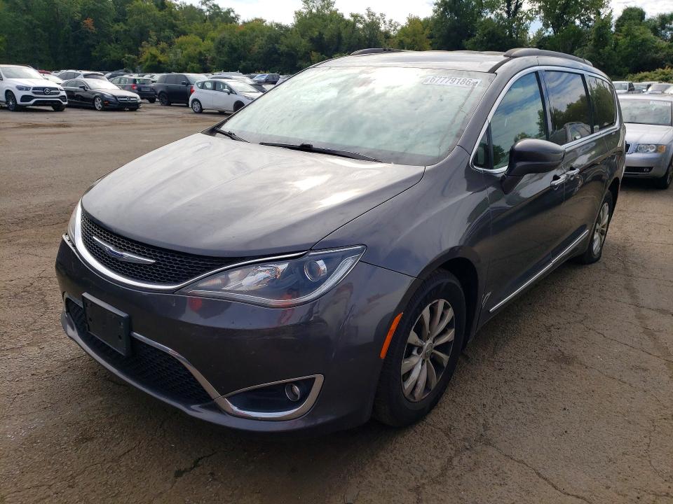 CHRYSLER PACIFICA 2017 with VIN 2C4RC1BG7HR524150 - Photo from auction