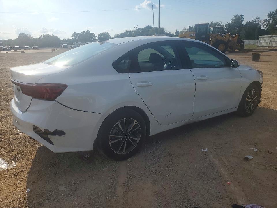 Photo 3 from auction – 2023 KIA FORTE with VIN 3KPF24AD7PE690604