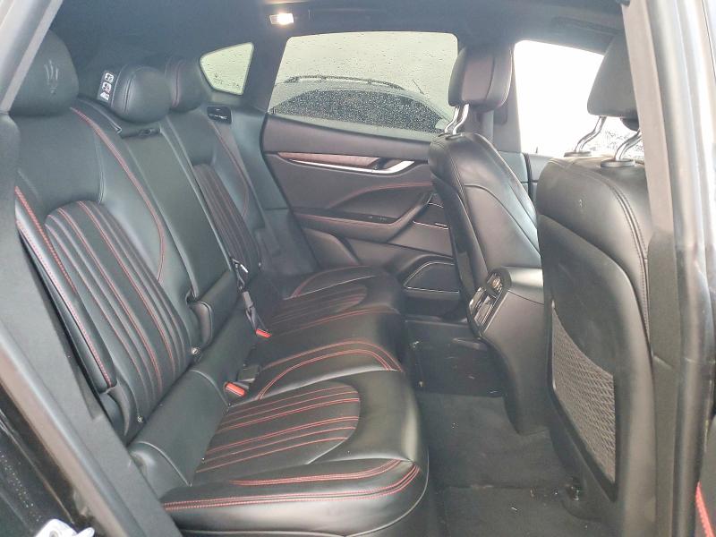 Photo 10 from auction – 2017 MASERATI LEVANTE with VIN ZN661YUL4HX233102