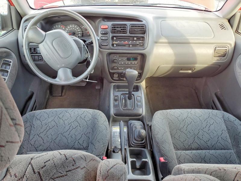 Photo 8 from auction – 2002 CHEVROLET TRACKER with VIN 2CNBJ734426935525