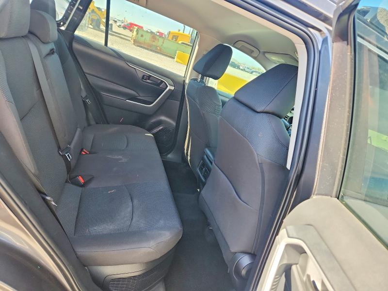 Снимка 11 от търг – 2021 TOYOTA RAV4 с VIN 4T3LWRFV1MU035800