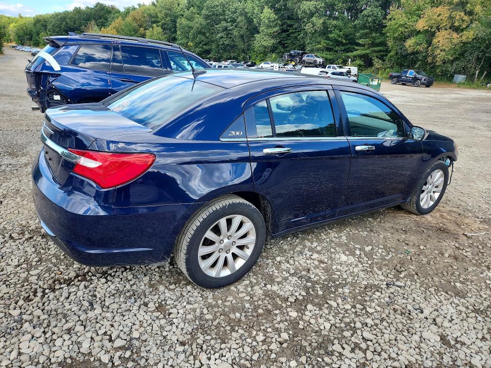 Photo 3 from auction – 2013 CHRYSLER 200 with VIN 1C3CCBCG1DN755194