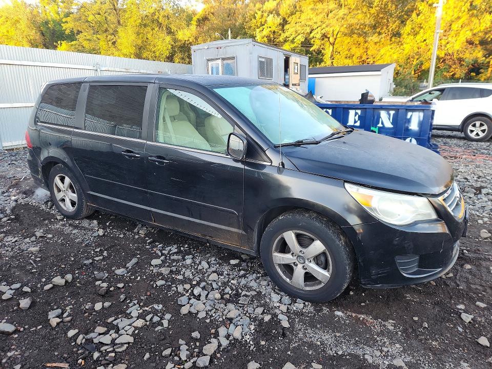 Снимка 4 от търг – 2010 VOLKSWAGEN ROUTAN с VIN 2V4RW5DX1AR195470