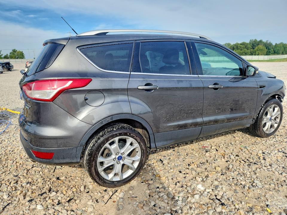 Photo 3 from auction – 2016 FORD ESCAPE with VIN 1FMCU9J97GUA96002