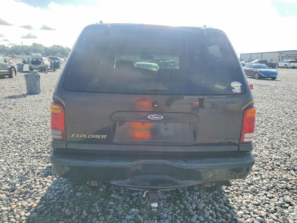 Photo 6 from auction – 2000 FORD EXPLORER with VIN 1FMDU65P1YZA64274