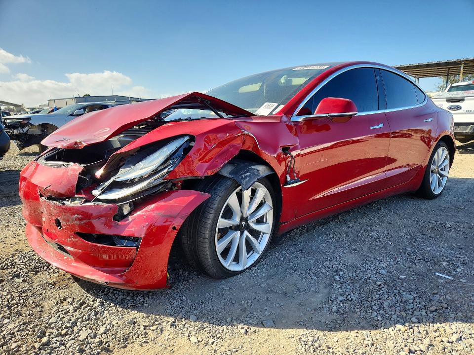 صورة رقم 1 من المزاد - 2018 TESLA MODEL 3 مع VIN 5YJ3E1EA5JF155054