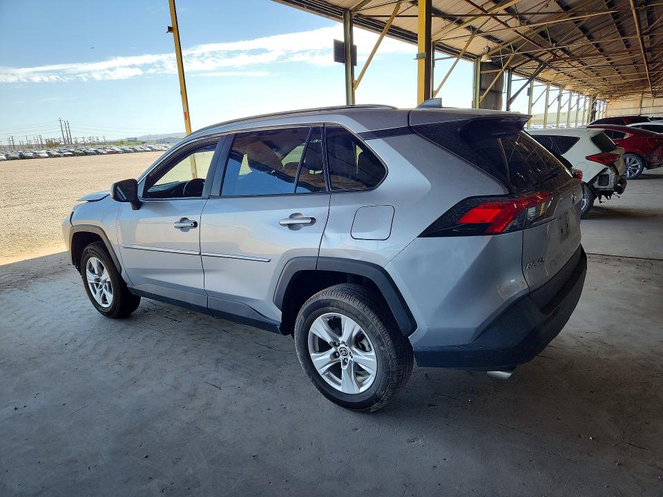 Photo 2 from auction – 2021 TOYOTA RAV4 with VIN 2T3W1RFV4MC128629
