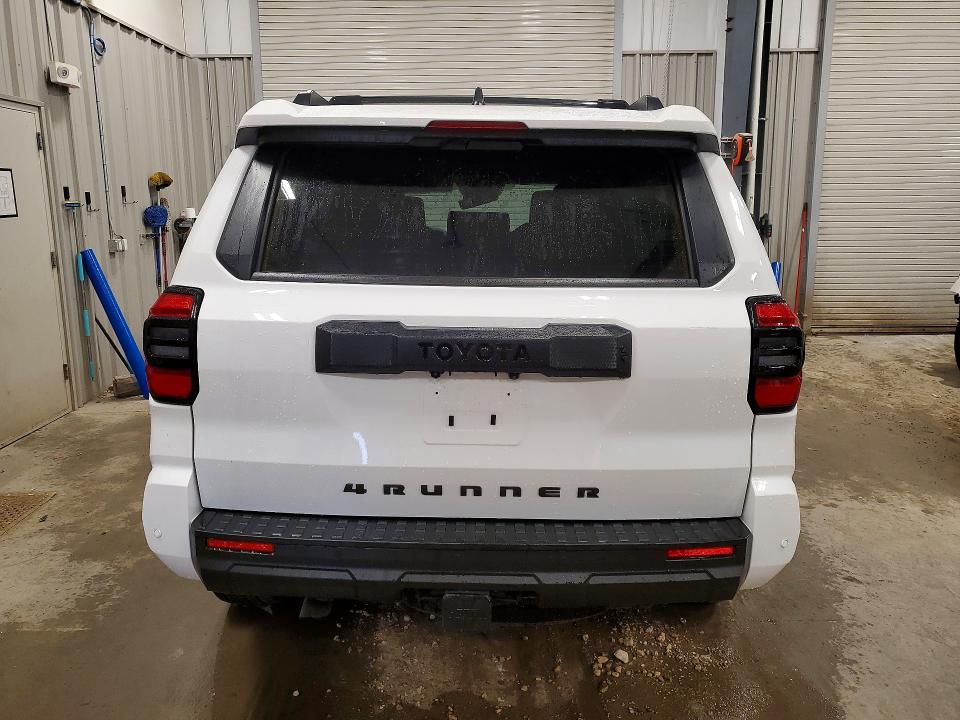 صورة رقم 6 من المزاد - 2026 TOYOTA 4RUNNER مع VIN JTEVA5BR3T5107865