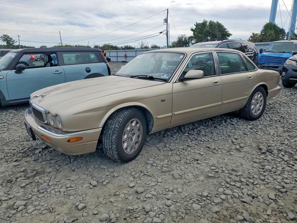 JAGUAR XJ8 2003 with VIN SAJDA14C33LF54200 - Photo from auction