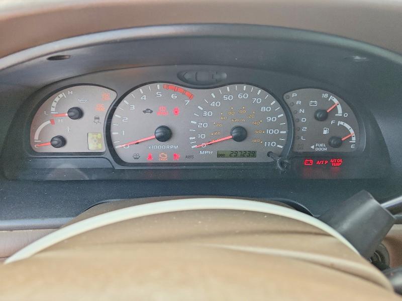 Photo 9 from auction – 2002 TOYOTA SEQUOIA with VIN 5TDBT48A22S123741