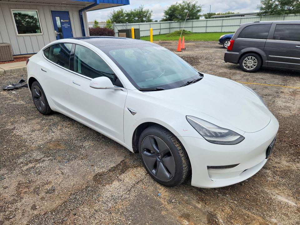 صورة رقم 4 من المزاد - 2019 TESLA MODEL 3 مع VIN 5YJ3E1EB2KF388402