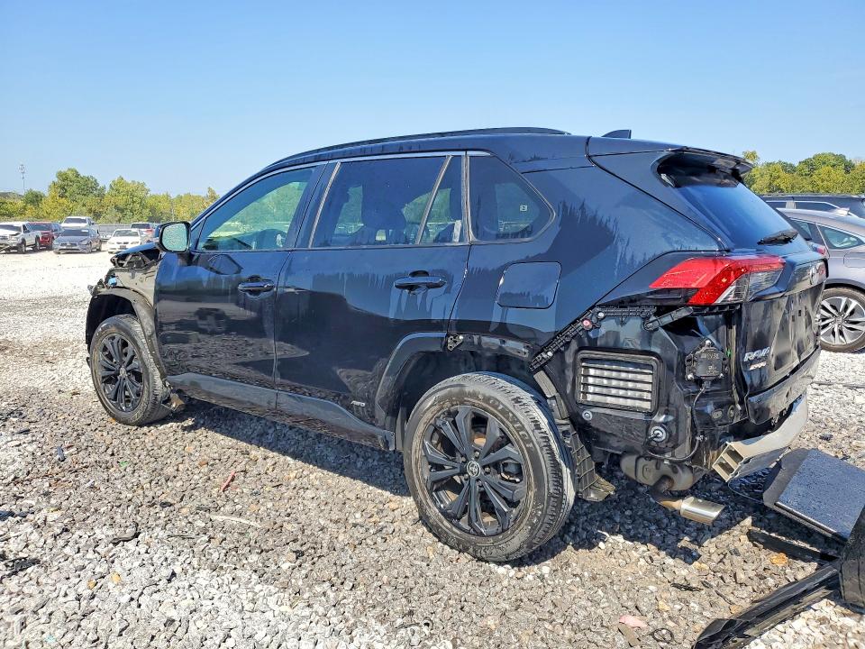Photo 2 from auction – 2022 TOYOTA RAV4 with VIN JTM16RFV2ND531176
