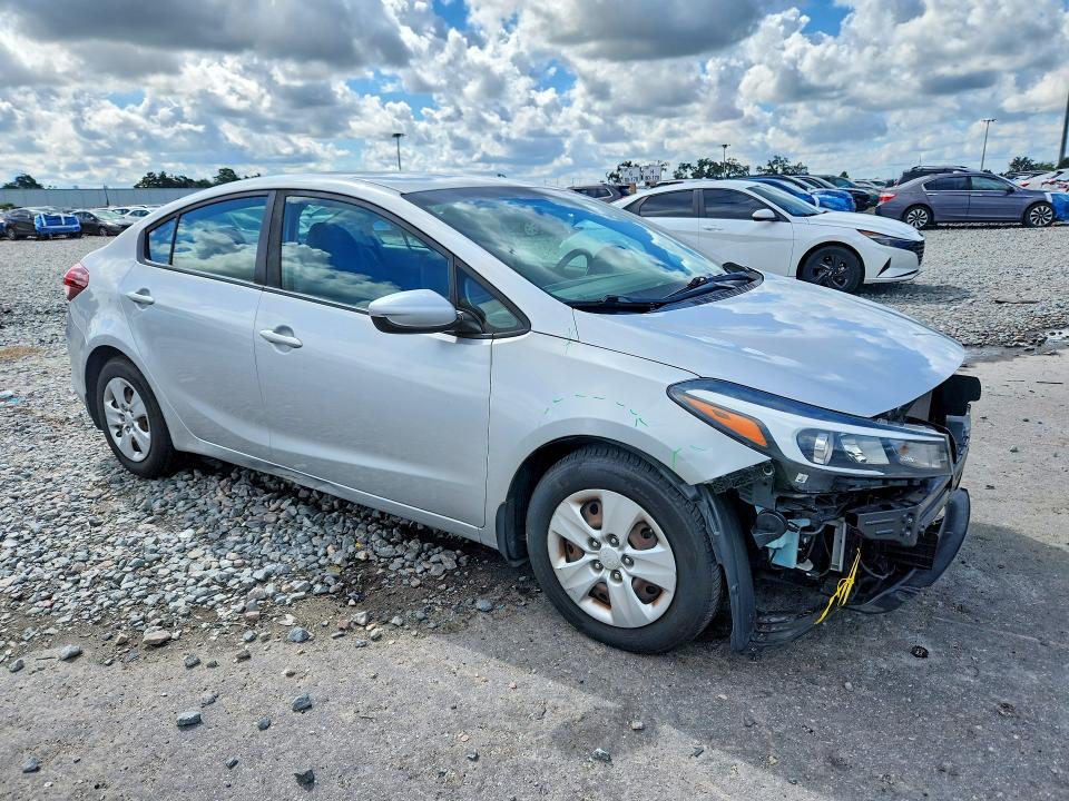 Photo 4 from auction – 2018 KIA FORTE with VIN 3KPFL4A71JE283778
