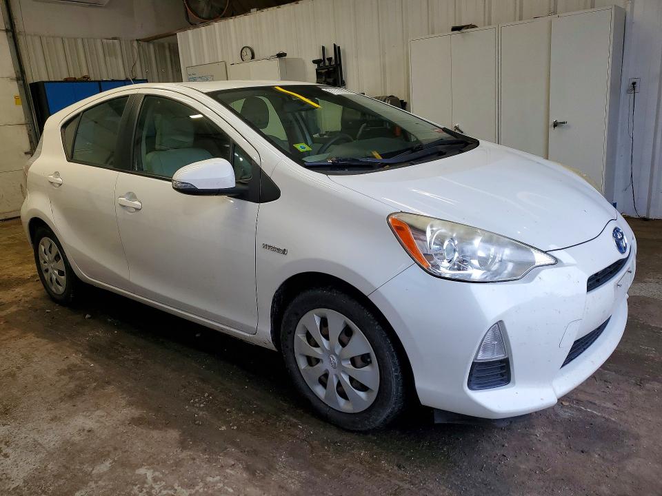 Photo 4 from auction – 2012 TOYOTA PRIUS C with VIN JTDKDTB33C1502540