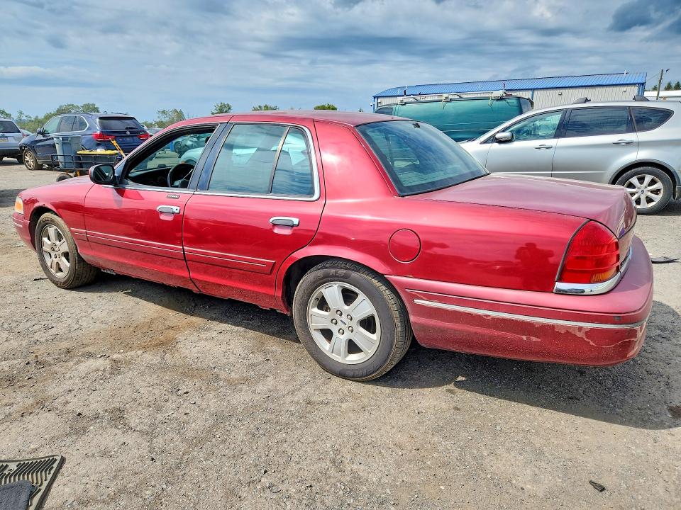 Photo 2 from auction – 2003 FORD CROWN VICTORIA with VIN 2FAFP73W73X153887