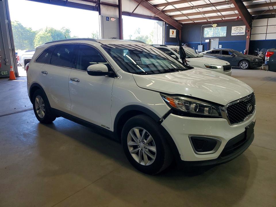 Photo 4 from auction – 2016 KIA SORENTO with VIN 5XYPGDA59GG172382