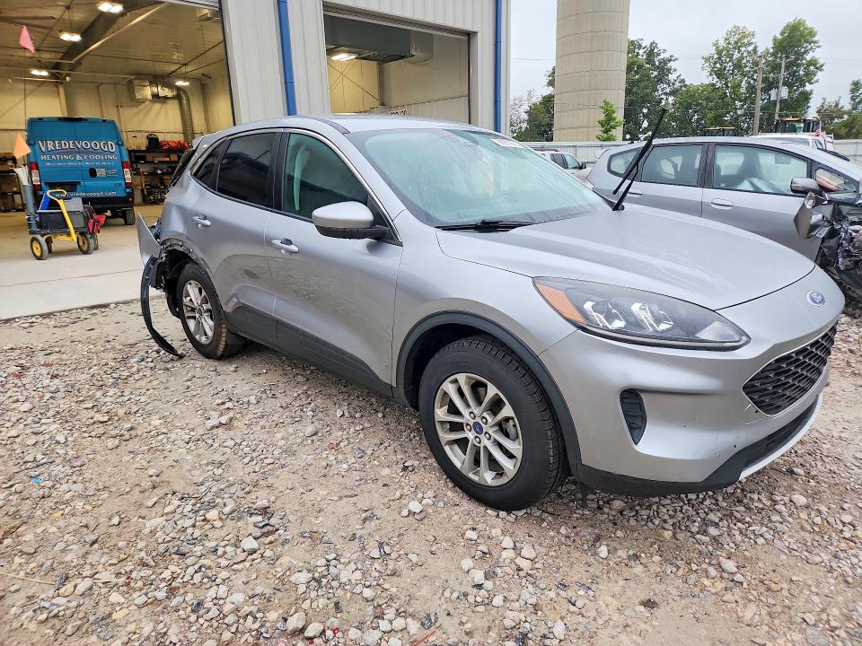 Photo 4 from auction – 2021 FORD ESCAPE with VIN 1FMCU9G60MUA07833
