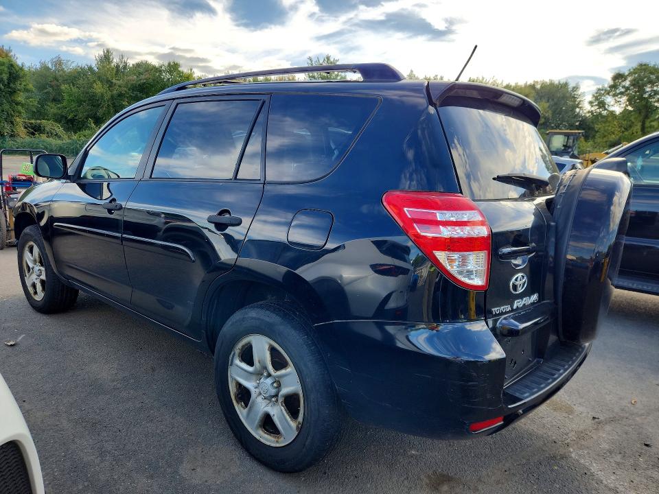 Снимка 2 от търг – 2010 TOYOTA RAV4 с VIN JTMBF4DV3AD037025