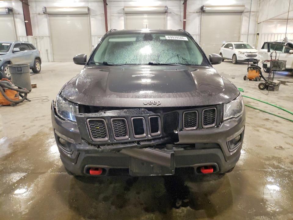 Foto 5 de la subasta – 2019 JEEP COMPASS con VIN 3C4NJDDBXKT668836