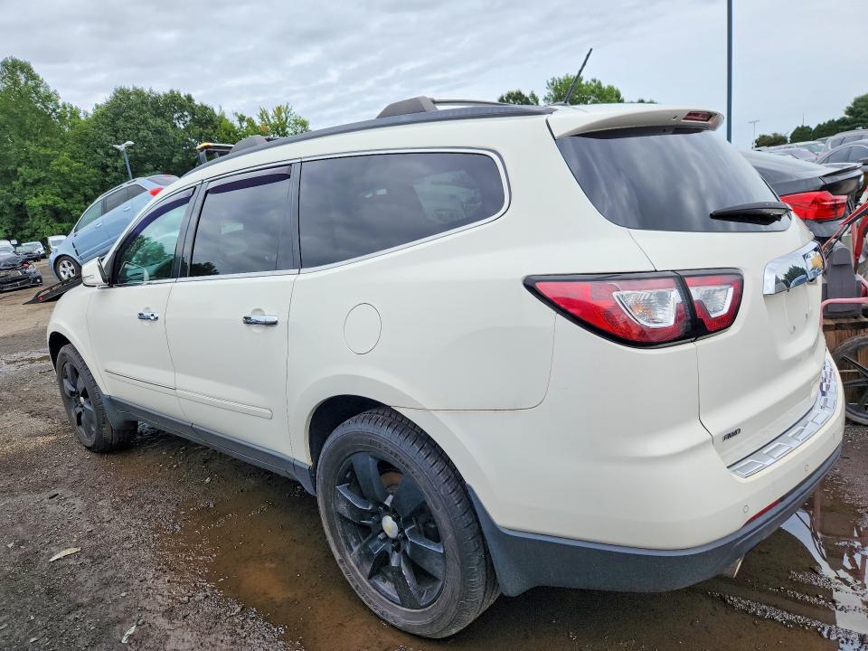 Photo 2 from auction – 2015 CHEVROLET TRAVERSE with VIN 1GNKVJKDXFJ171302