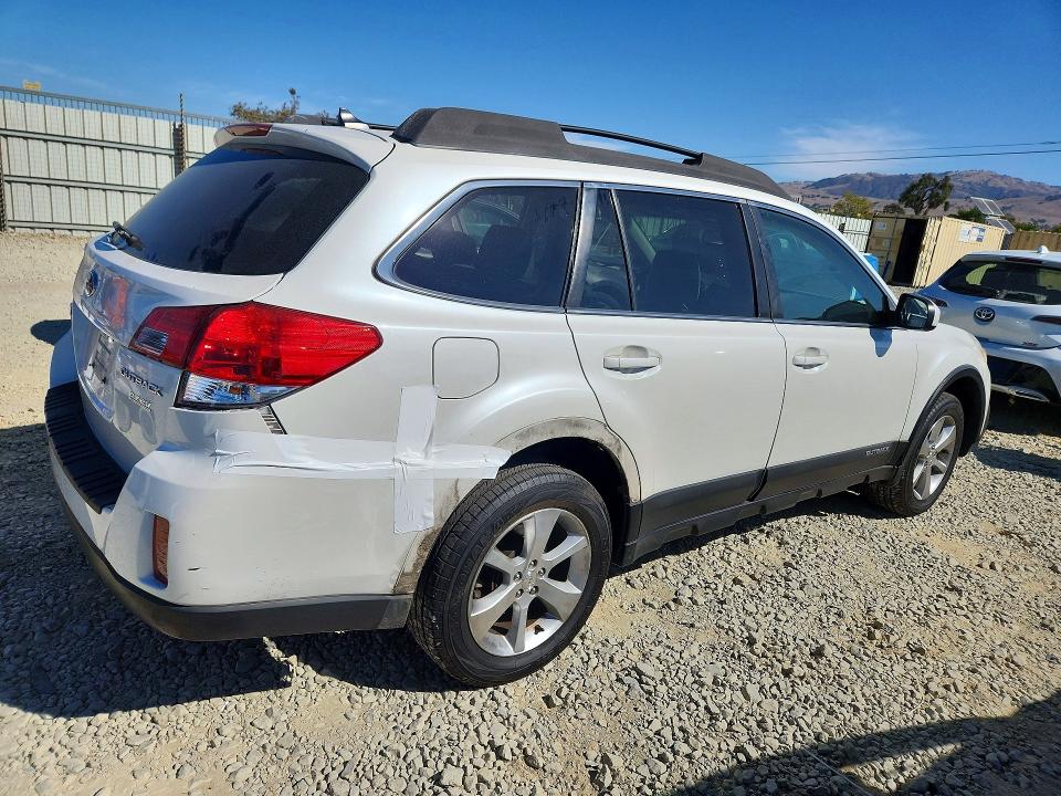 Foto 3 de la subasta – 2014 SUBARU OUTBACK con VIN 4S4BRBLC1E3321689