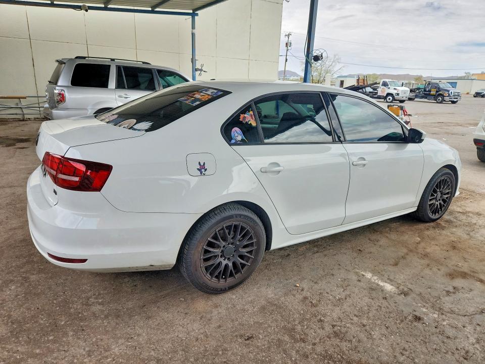 Фото 3 с аукциона – 2018 VOLKSWAGEN JETTA с VIN 3VW2B7AJ6JM210214