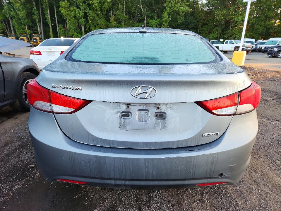 Photo 6 from auction – 2013 HYUNDAI ELANTRA with VIN KMHDH4AE0DU531060