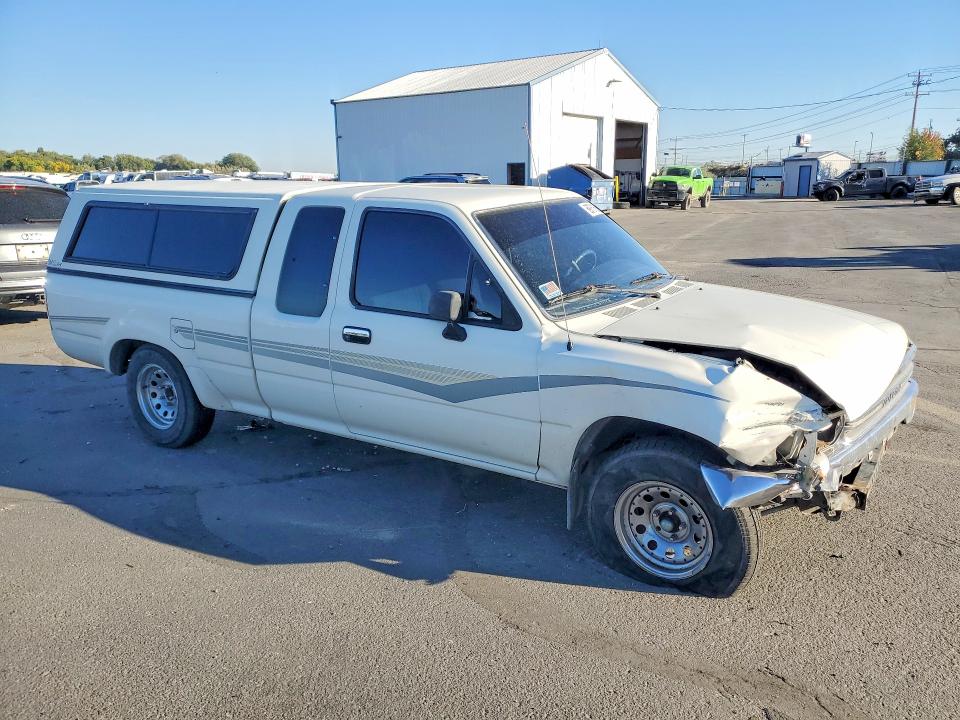 Photo 4 from auction – 1990 TOYOTA PICKUP with VIN JT4RN93P8L5019361