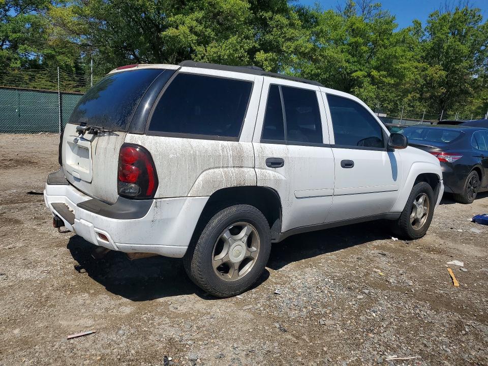 Photo 3 from auction – 2008 CHEVROLET TRAILBLAZER with VIN 1GNDT13S982139403