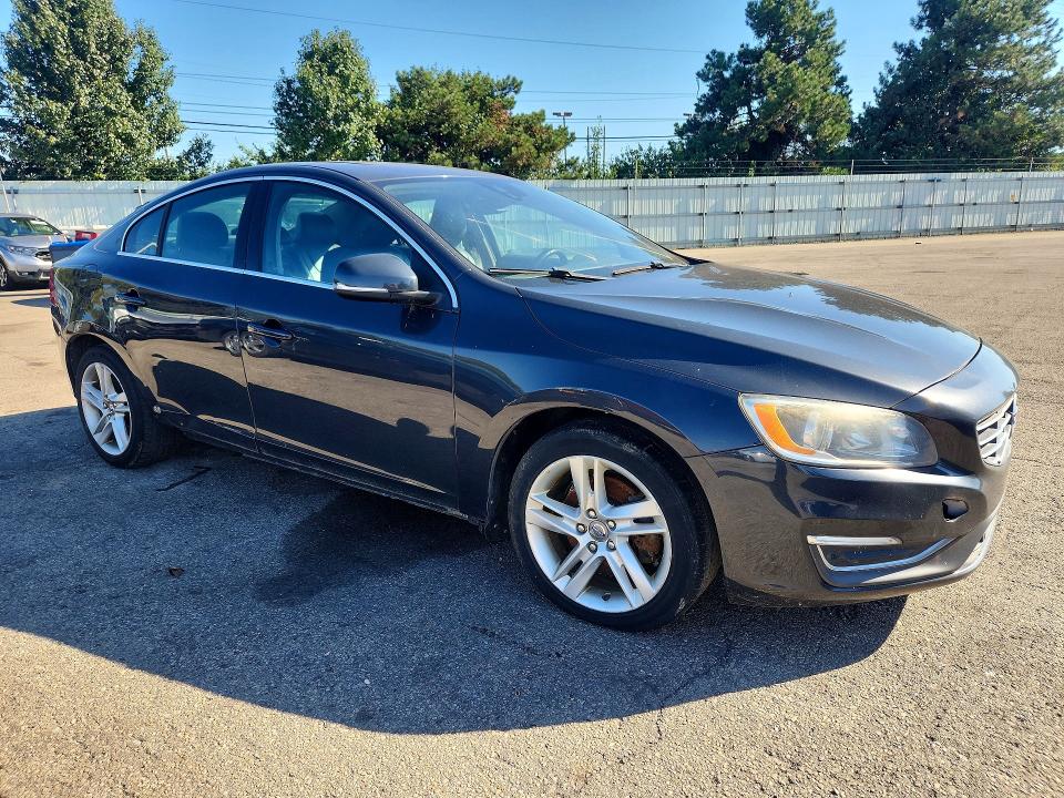Photo 4 from auction – 2015 VOLVO S60 with VIN YV140MFK4F1345028