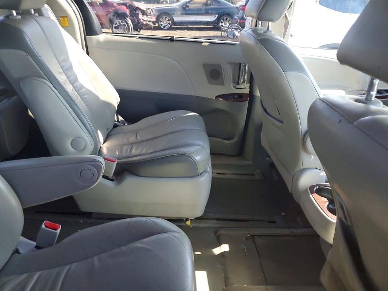 Photo 11 from auction – 2012 TOYOTA SIENNA with VIN 5TDDK3DC4CS036325