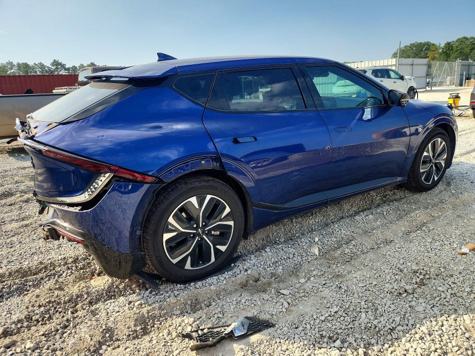 Photo 3 from auction – 2022 KIA EV6 with VIN KNDC44LA4N5033364