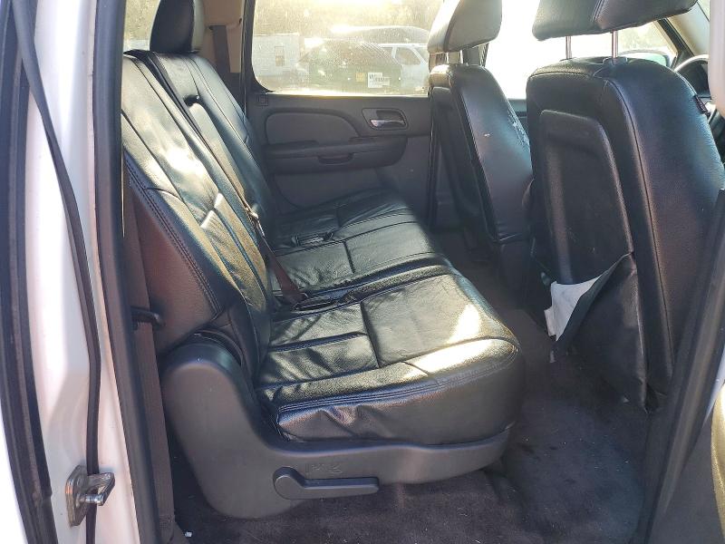 Photo 11 from auction – 2013 CHEVROLET SUBURBAN with VIN 1GNSCHE0XDR145479