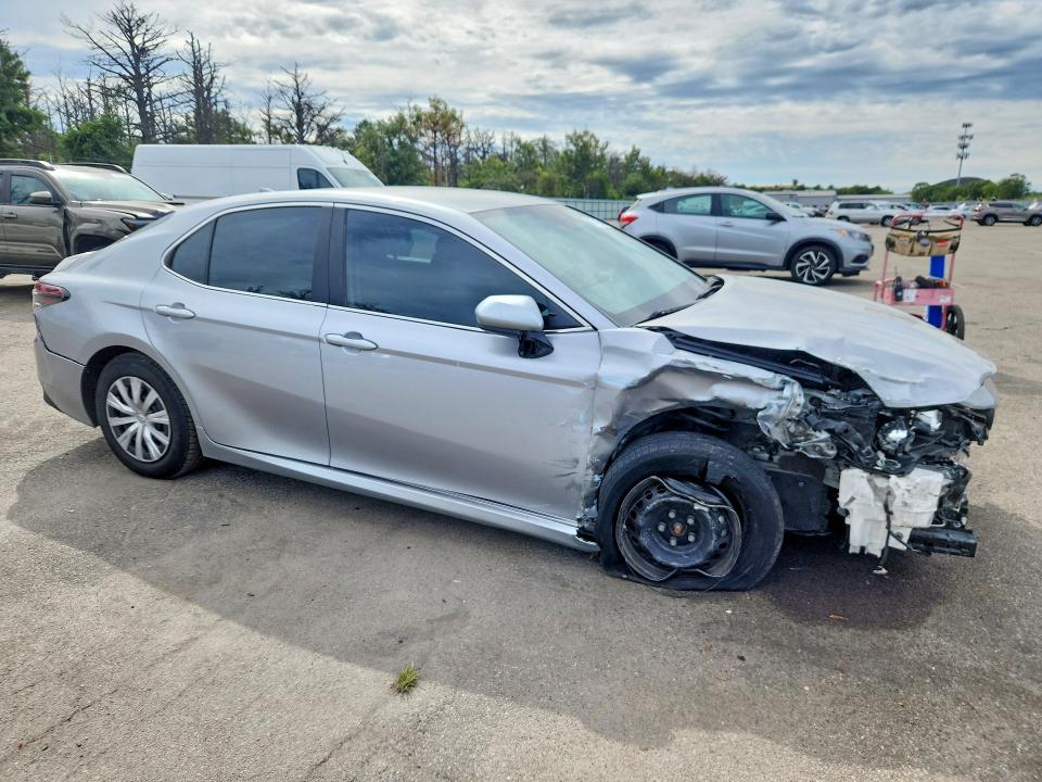 Photo 4 from auction – 2021 TOYOTA CAMRY with VIN 4T1C31AK8MU028374