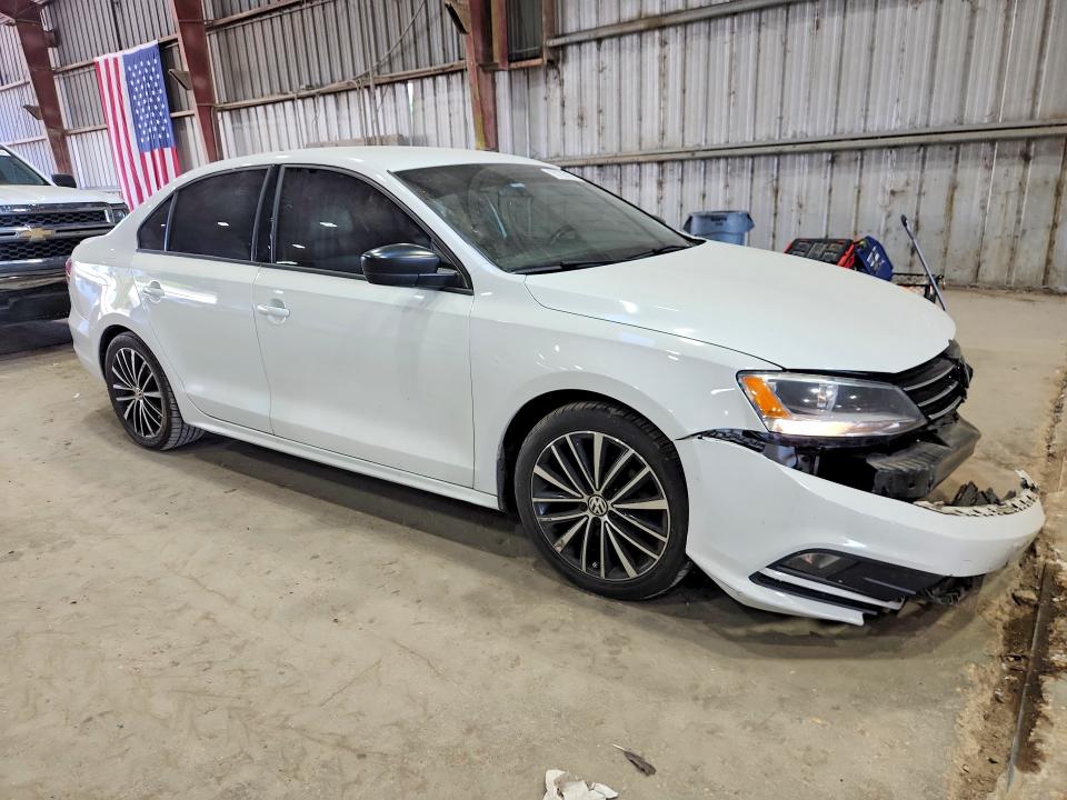 Снимка 4 от търг – 2016 VOLKSWAGEN JETTA с VIN 3VWD17AJXGM397302
