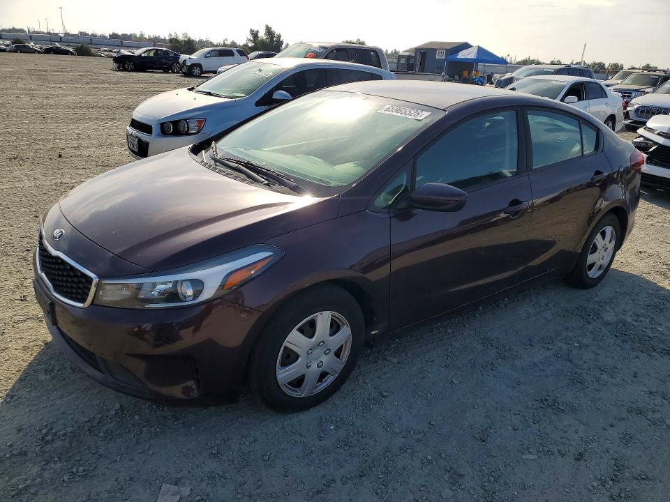 KIA FORTE 2018 مع رقم تعريف المركبة 3KPFK4A78JE268956 - صورة من المزاد