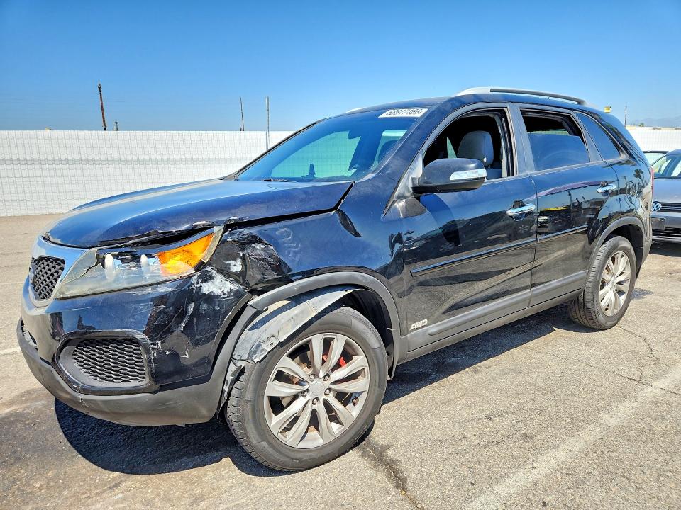 KIA SORENTO 2011 مع رقم تعريف المركبة 5XYKTDA27BG046736 - صورة من المزاد