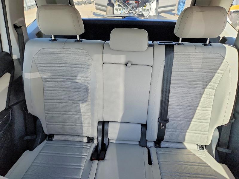Photo 10 from auction – 2024 VOLKSWAGEN TIGUAN with VIN 3VVFB7AX5RM053166