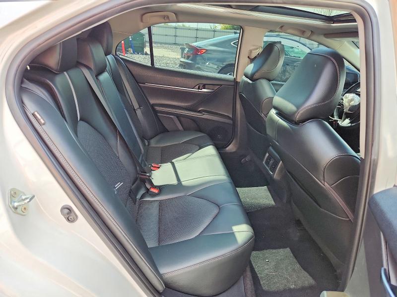 Photo 10 from auction – 2022 TOYOTA CAMRY with VIN 4T1K61BK8NU063631