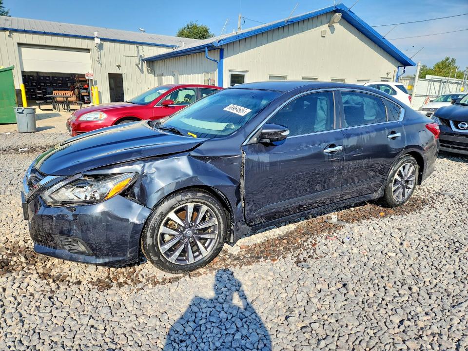 NISSAN ALTIMA 2017 с VIN 1N4AL3AP0HC280981 - Снимка от търг