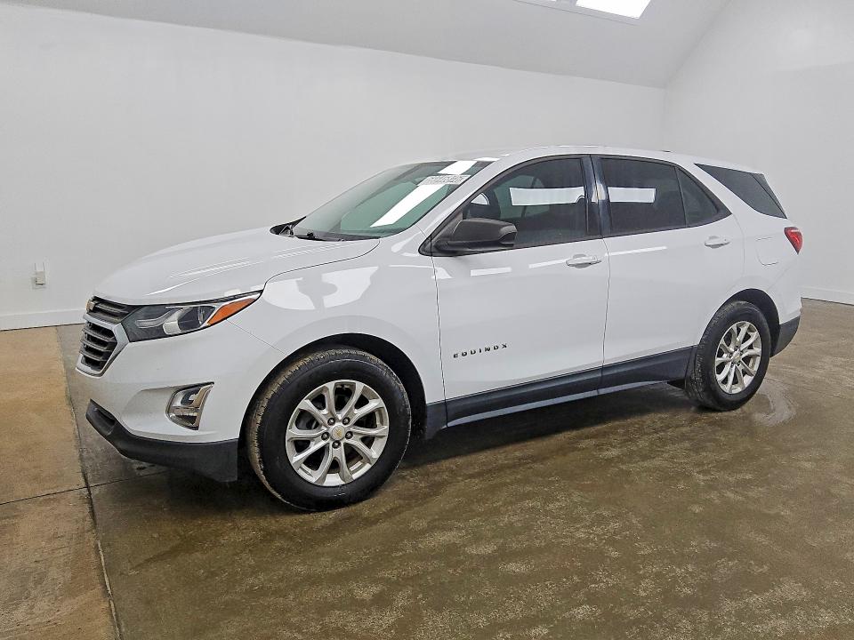 CHEVROLET EQUINOX 2018 with VIN 2GNAXHEVXJ6271134 - Photo from auction