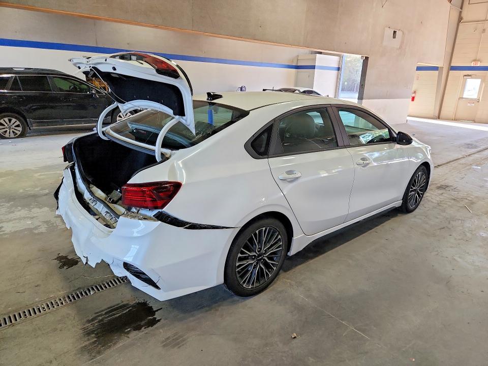 Foto 3 de la subasta – 2023 KIA FORTE con VIN 3KPF54AD8PE547586