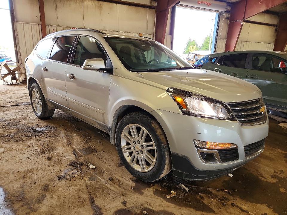 Photo 4 from auction – 2015 CHEVROLET TRAVERSE with VIN 1GNKRGKD9FJ372549