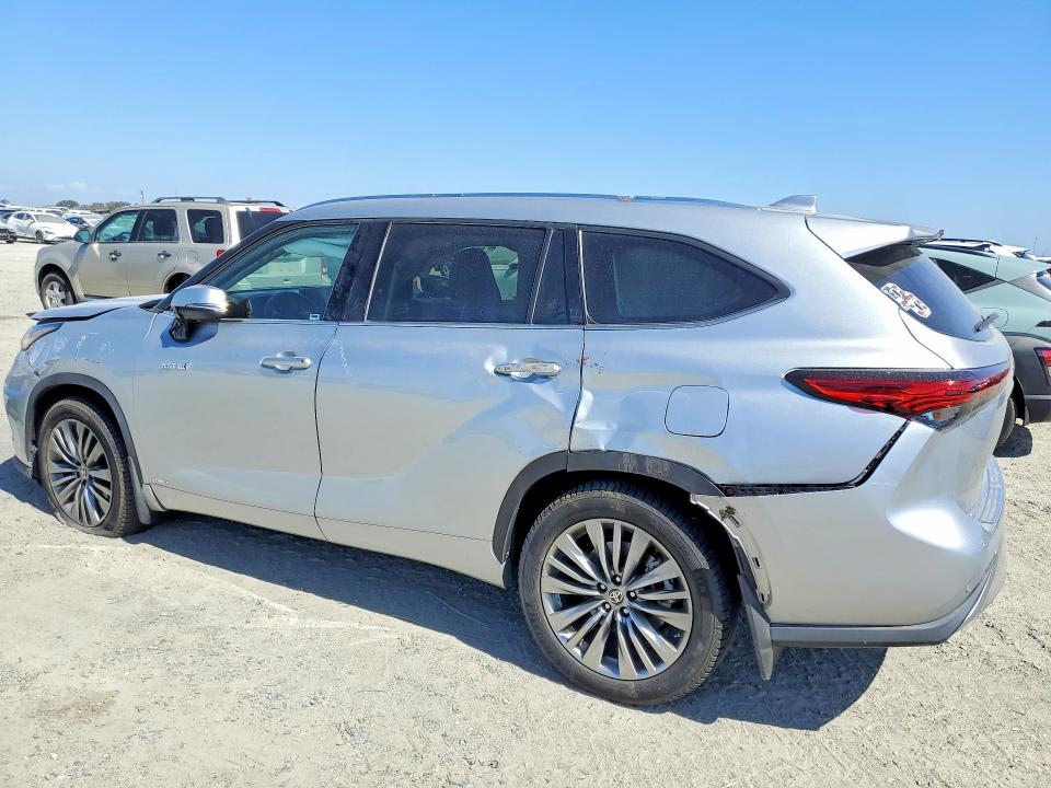 Photo 2 from auction – 2020 TOYOTA HIGHLANDER with VIN 5TDEBRCH0LS010566