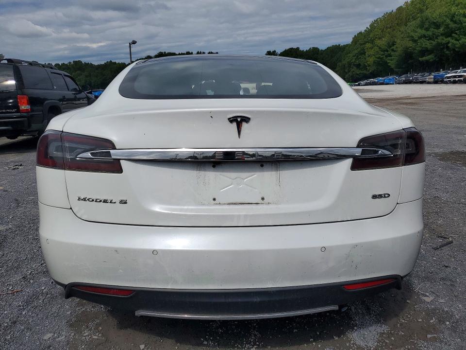 Снимка 6 от търг – 2015 TESLA MODEL S с VIN 5YJSA1E22FF105946