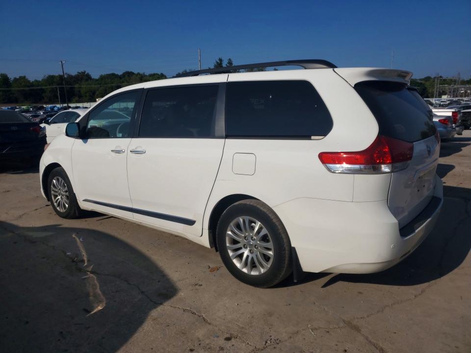 Photo 2 from auction – 2014 TOYOTA SIENNA with VIN 5TDYK3DC1ES511577