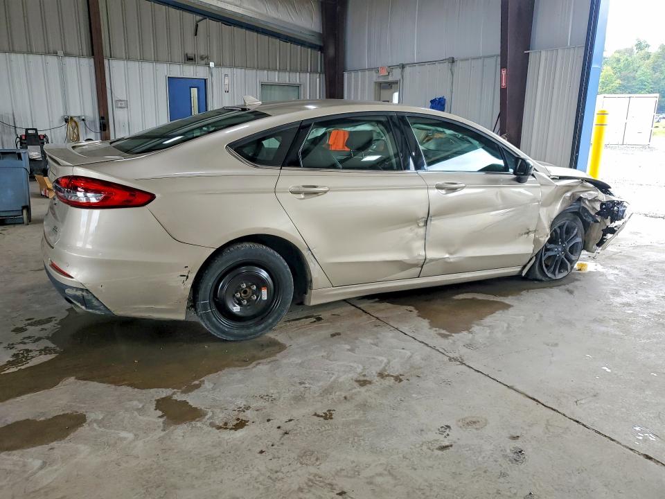 Photo 3 from auction – 2019 FORD FUSION with VIN 3FA6P0HD4KR283847