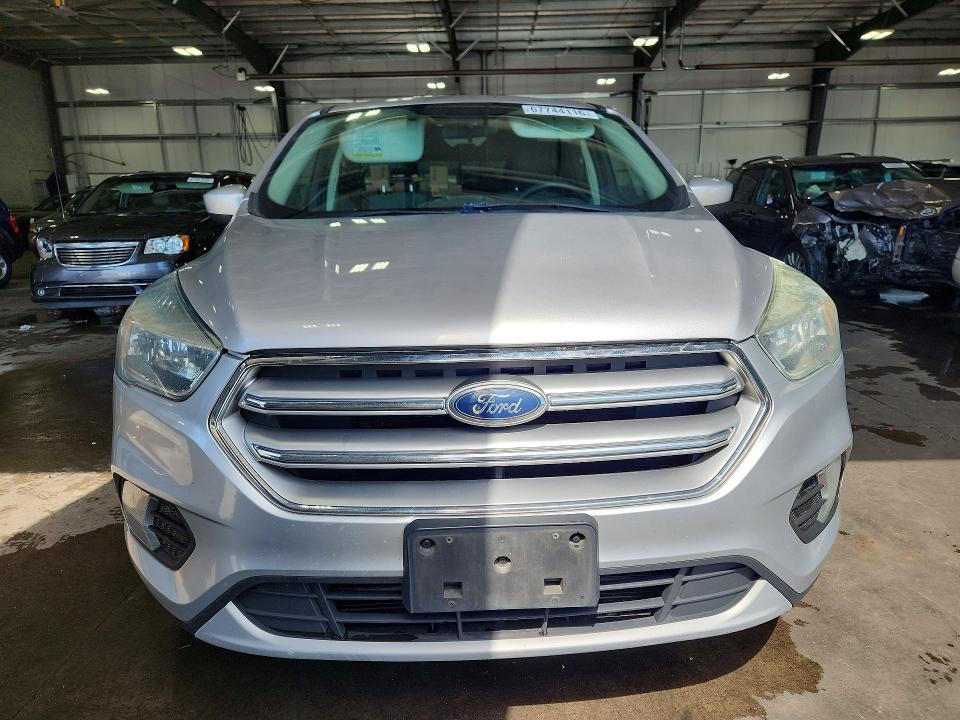 Photo 5 from auction – 2017 FORD ESCAPE with VIN 1FMCU9G91HUB30475